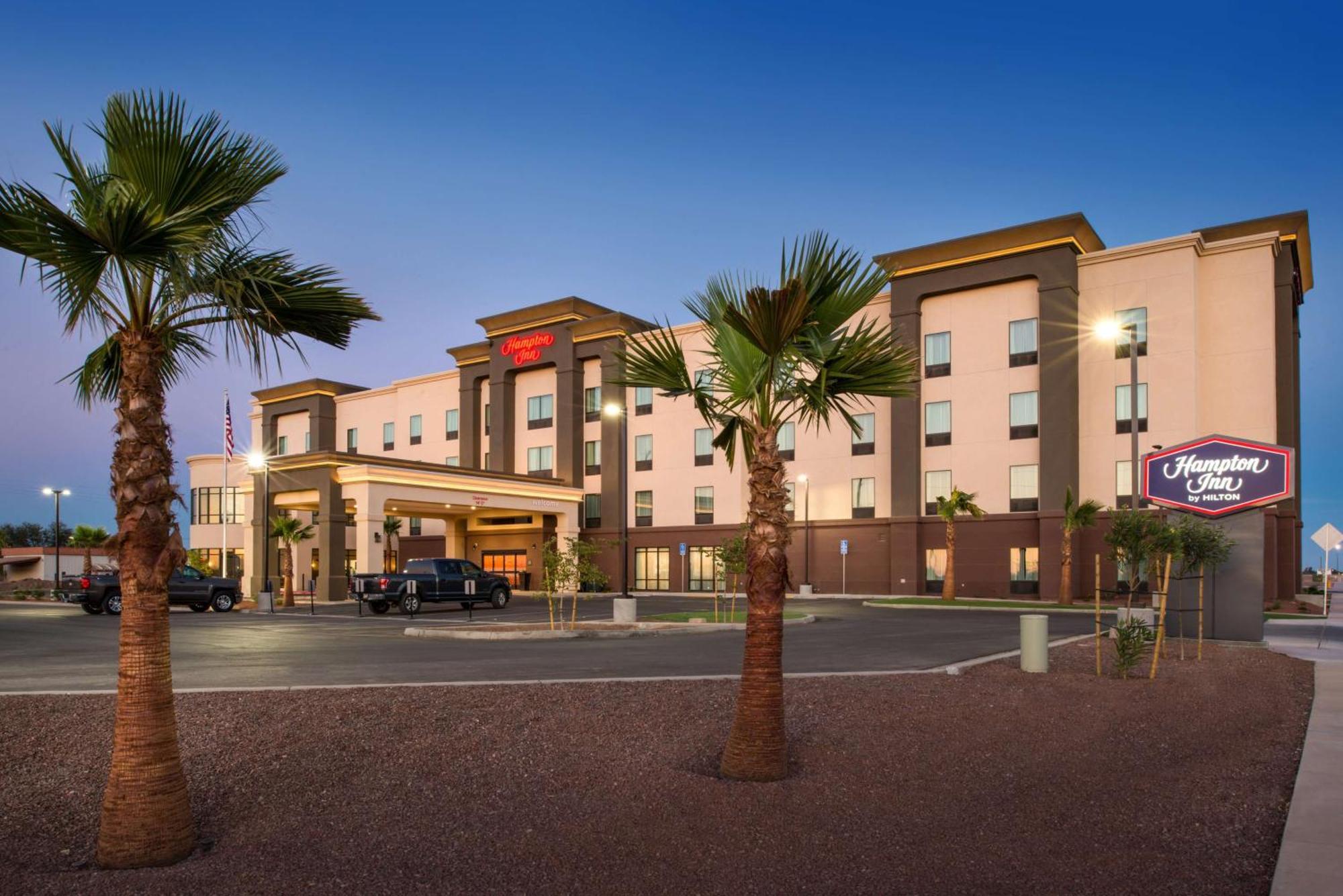 Hampton Inn El Centro Exterior photo